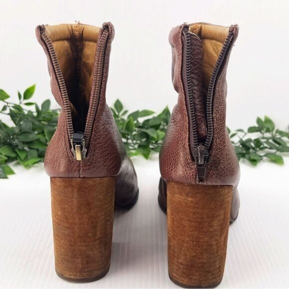 Jeffrey Campbell Rumble Ankle-heeled booties 8 - Picture 7 of 11